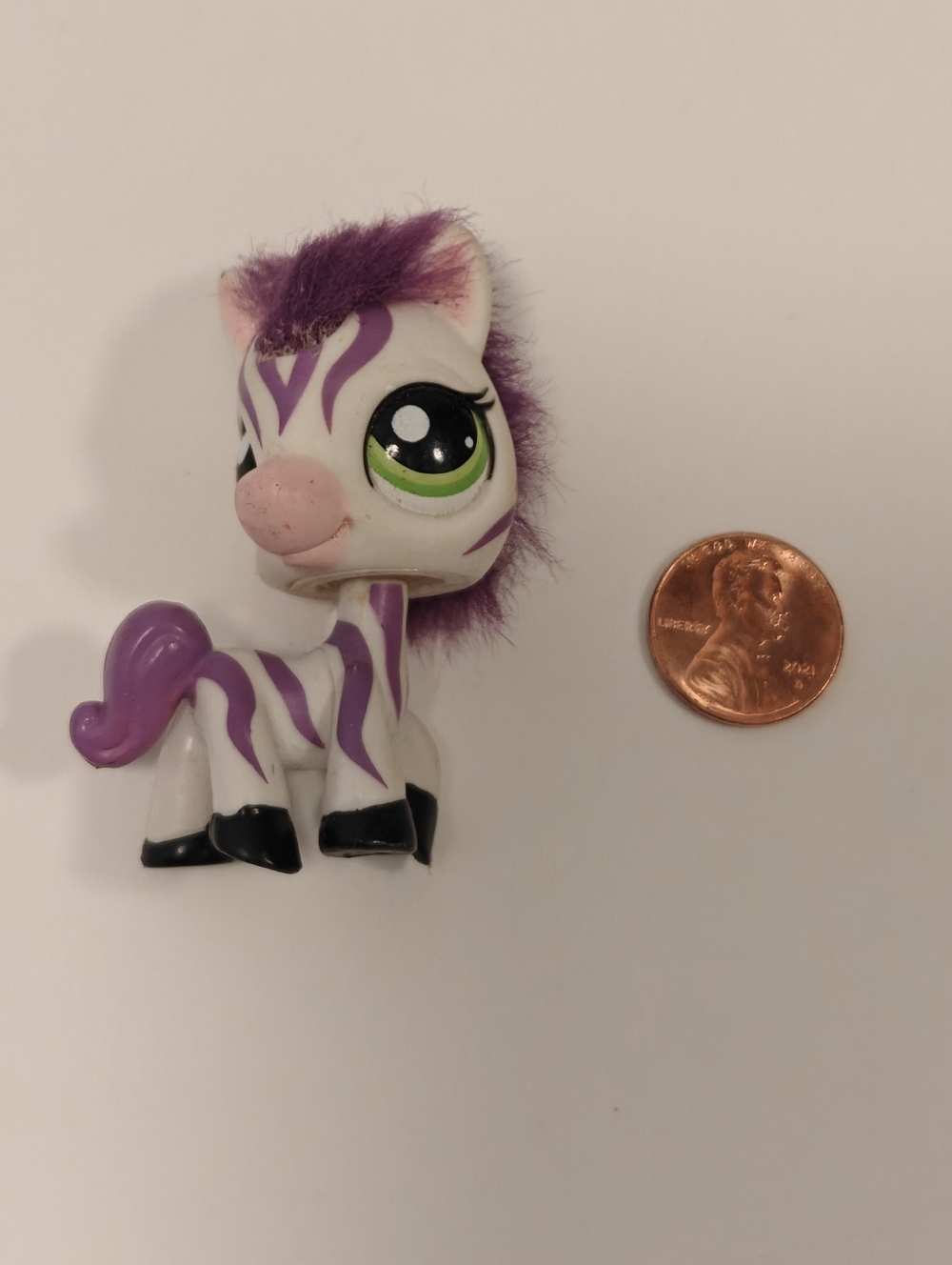 Littlest Pet Shop #2470 "Cutest Pets" purple Zebra With Fuzzy Purple Mane - Picture 6 of 7